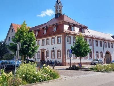 Foto des Rathauses in Teningen